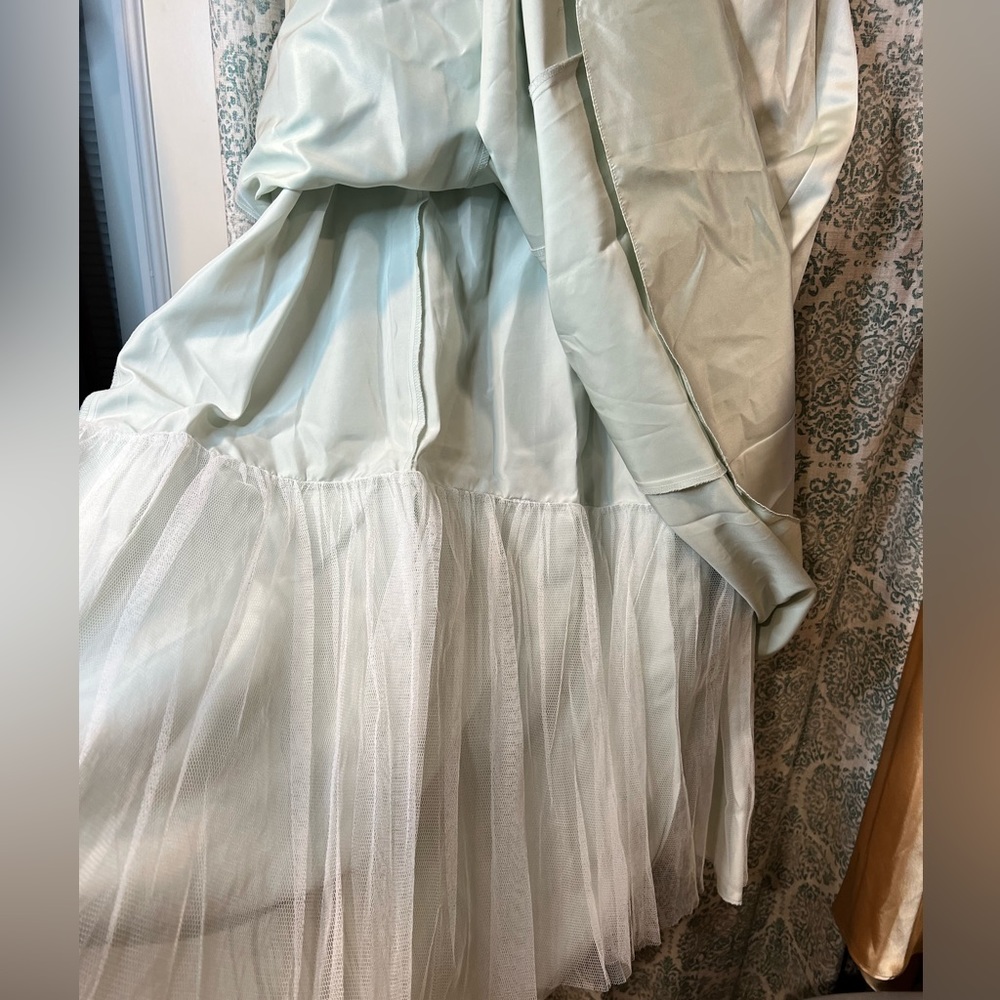 Michaelango Ballgown Light Green - Picture 3 of 10